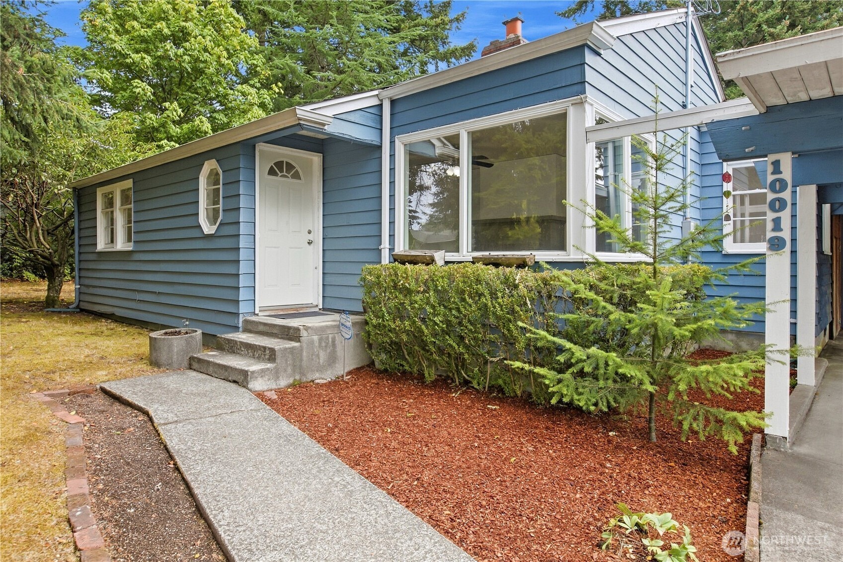 10019 Oak Lane Property Photo 1