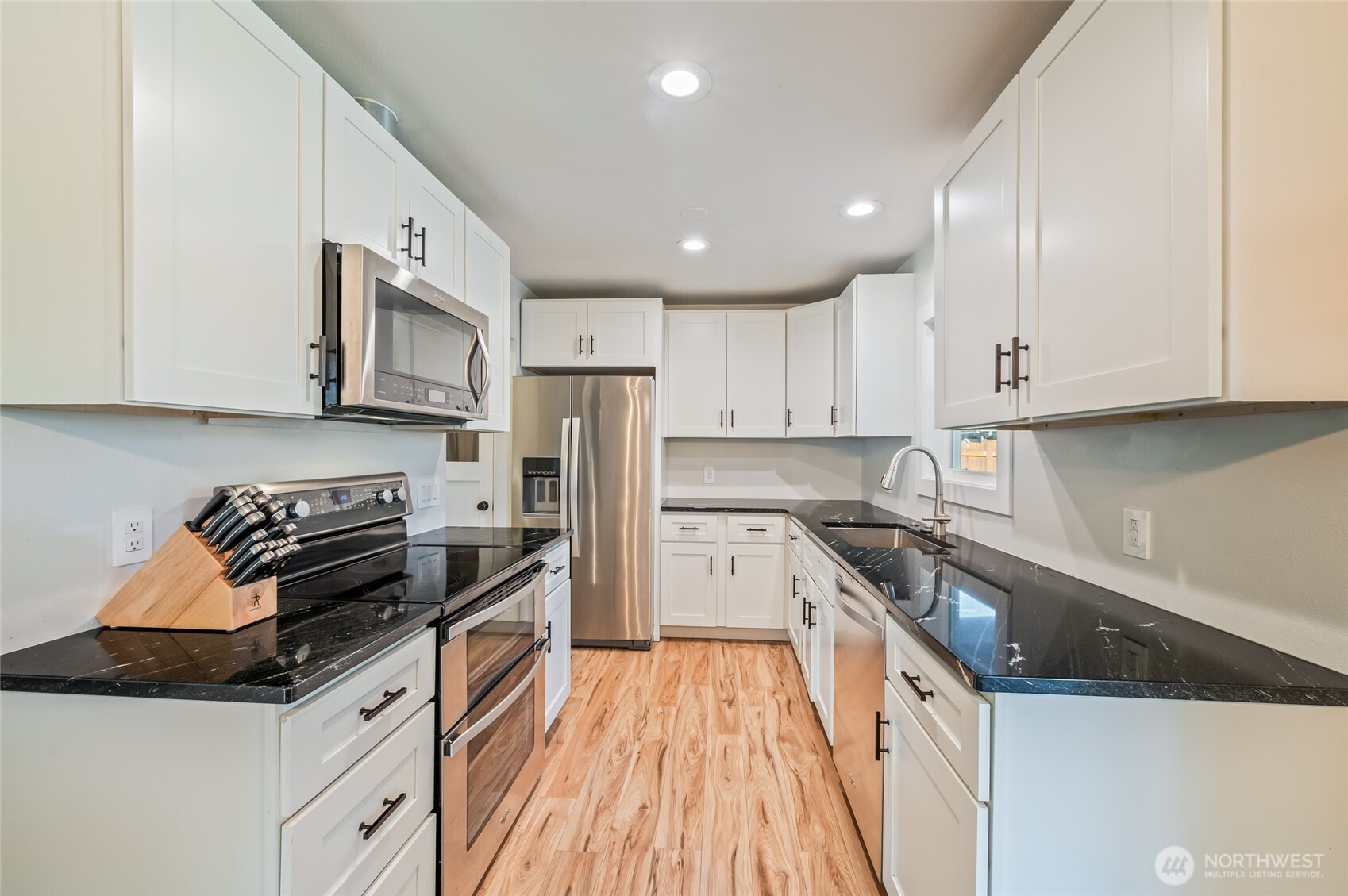 1126 8th Street Property Photo 7