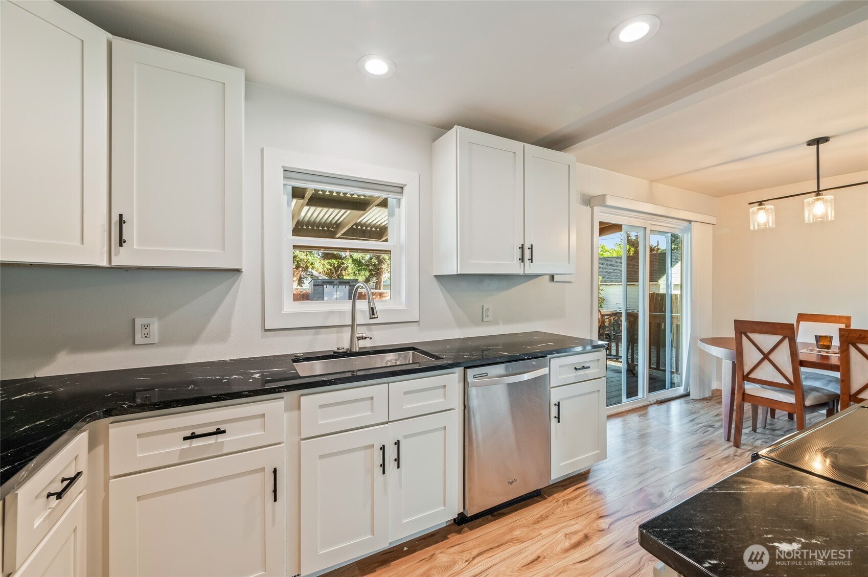 1126 8th Street Property Photo 9