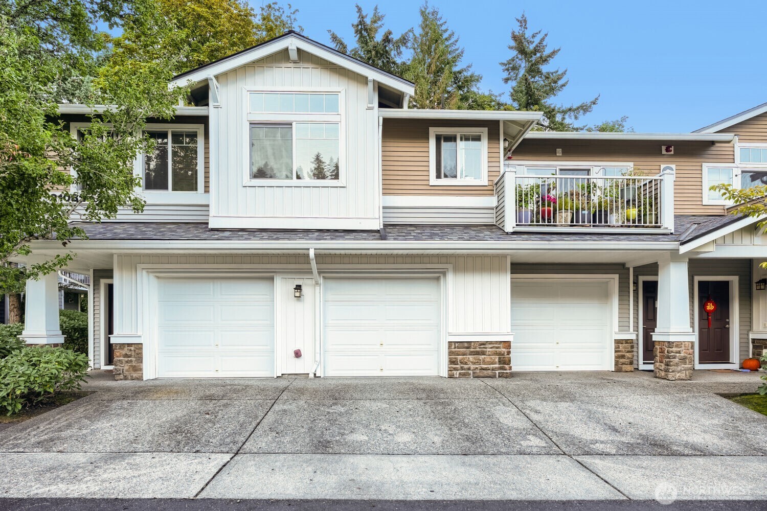 21082 40th Place G1 Property Photo 3