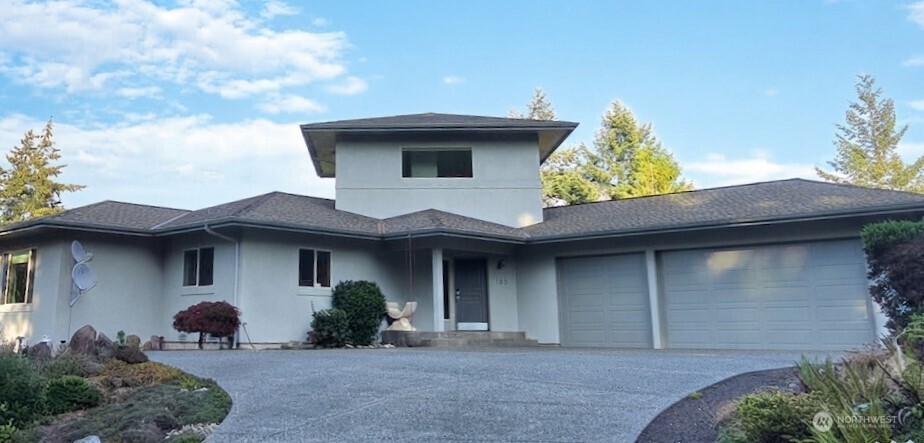 152 Dunsmuir Rd Property Photo 2