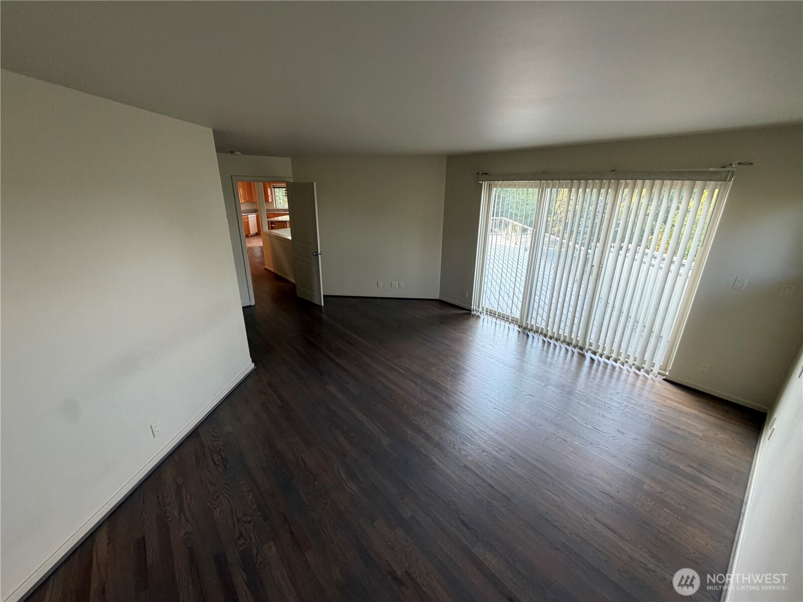 152 Dunsmuir Rd Property Photo 5