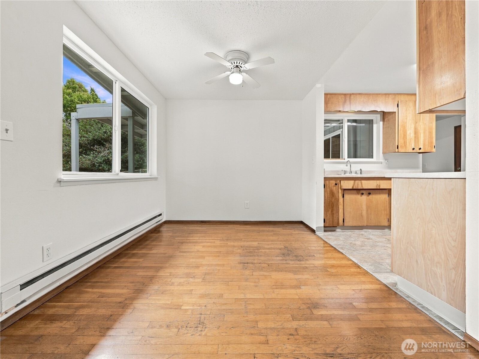 1609 E Wright Avenue Property Photo 8