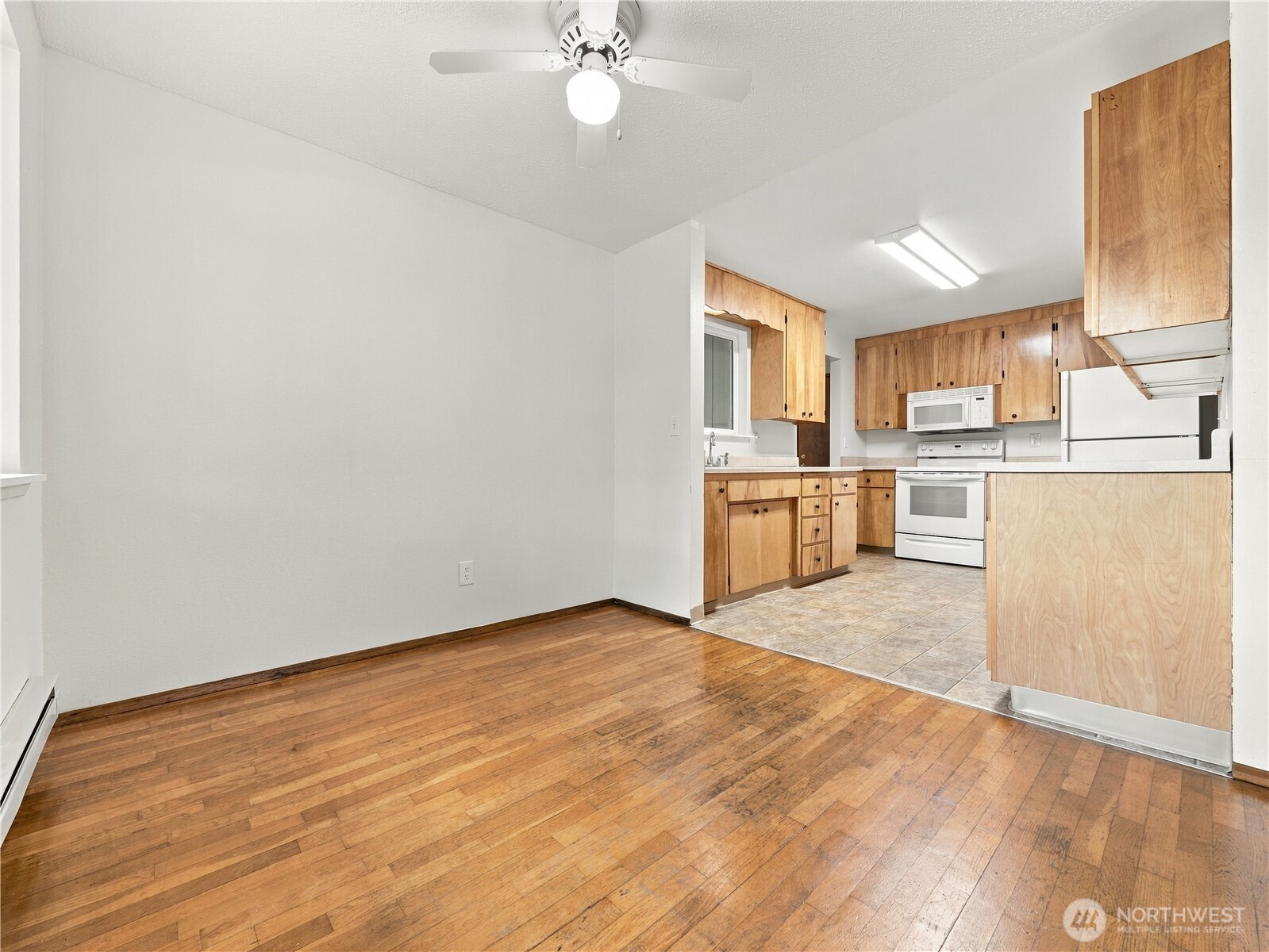 1609 E Wright Avenue Property Photo 9