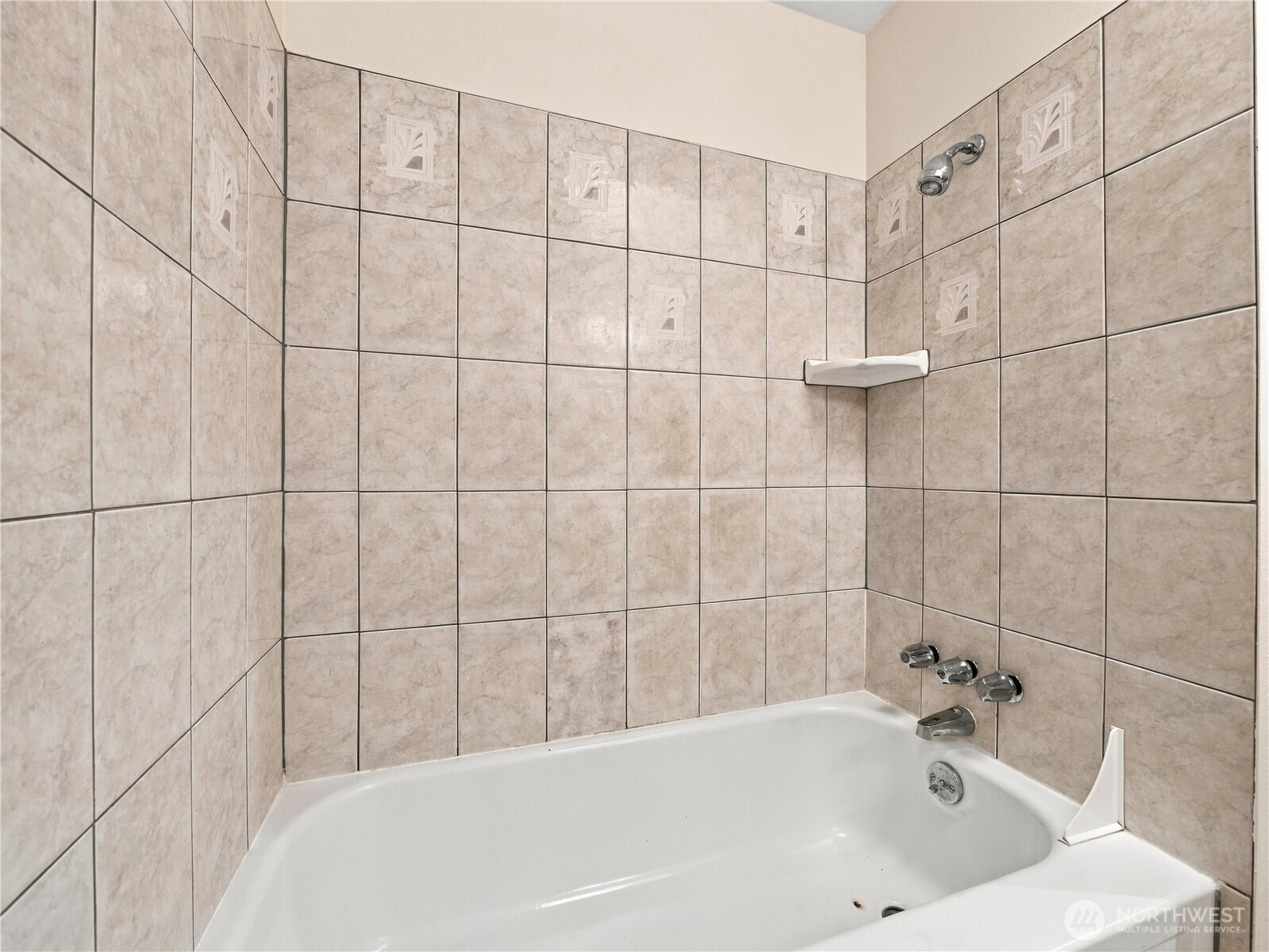 1609 E Wright Avenue Property Photo 16