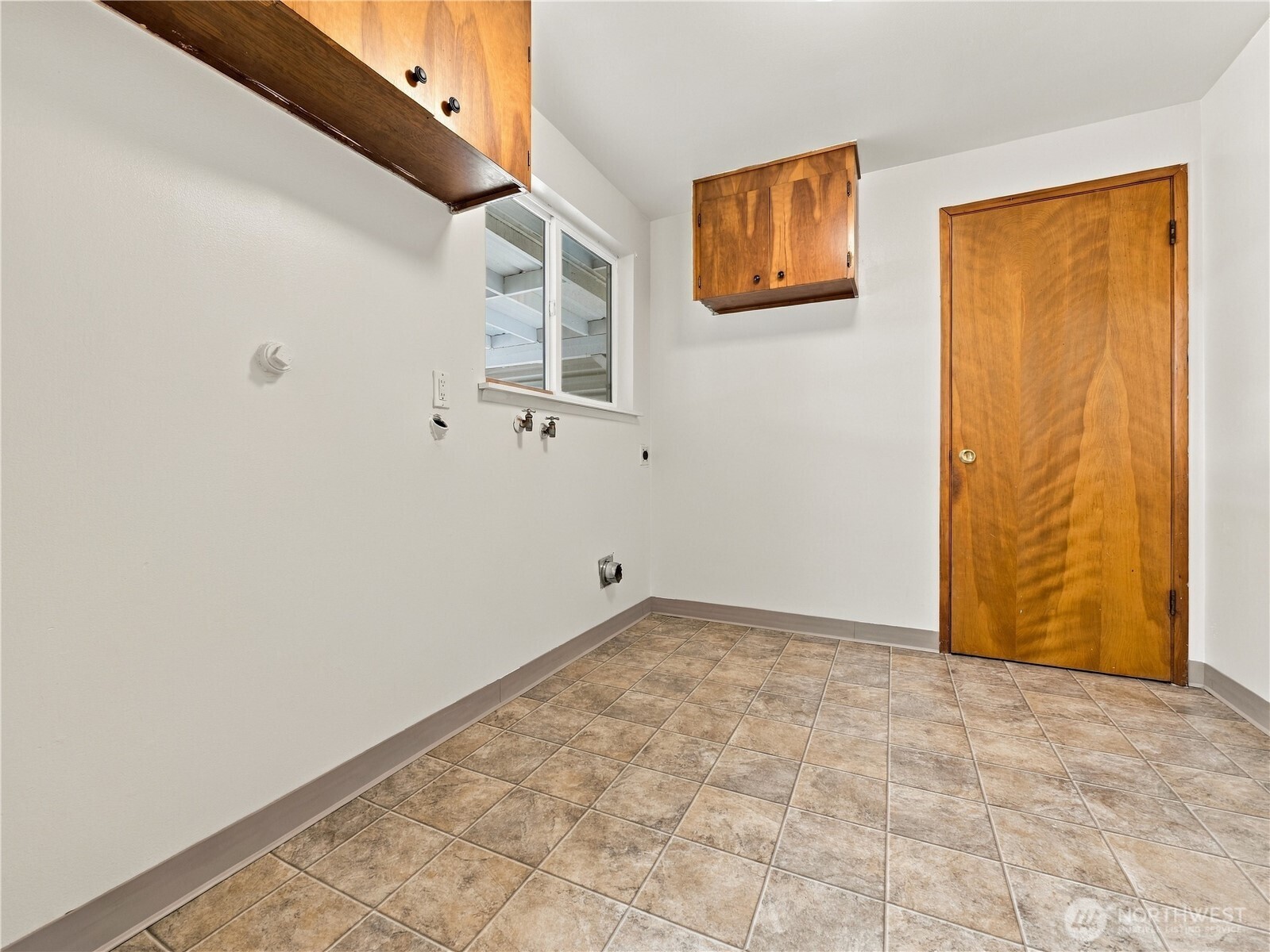 1609 E Wright Avenue Property Photo 25