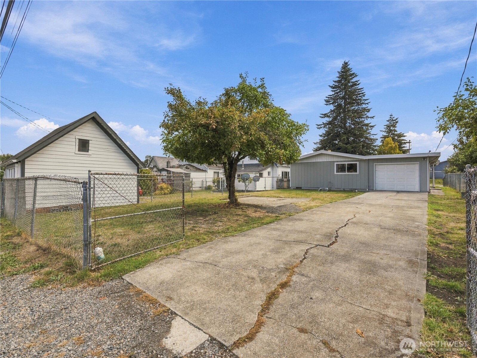 1609 E Wright Avenue Property Photo 32
