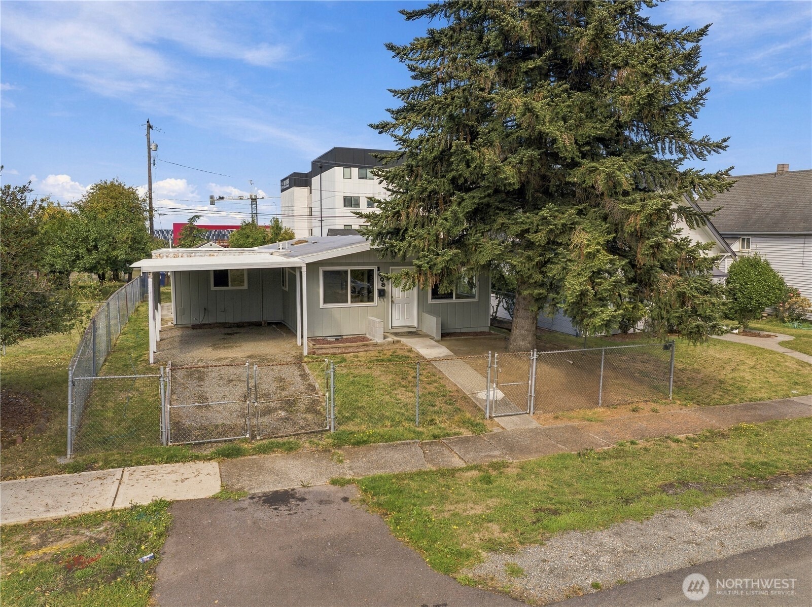 1609 E Wright Avenue Property Photo 37