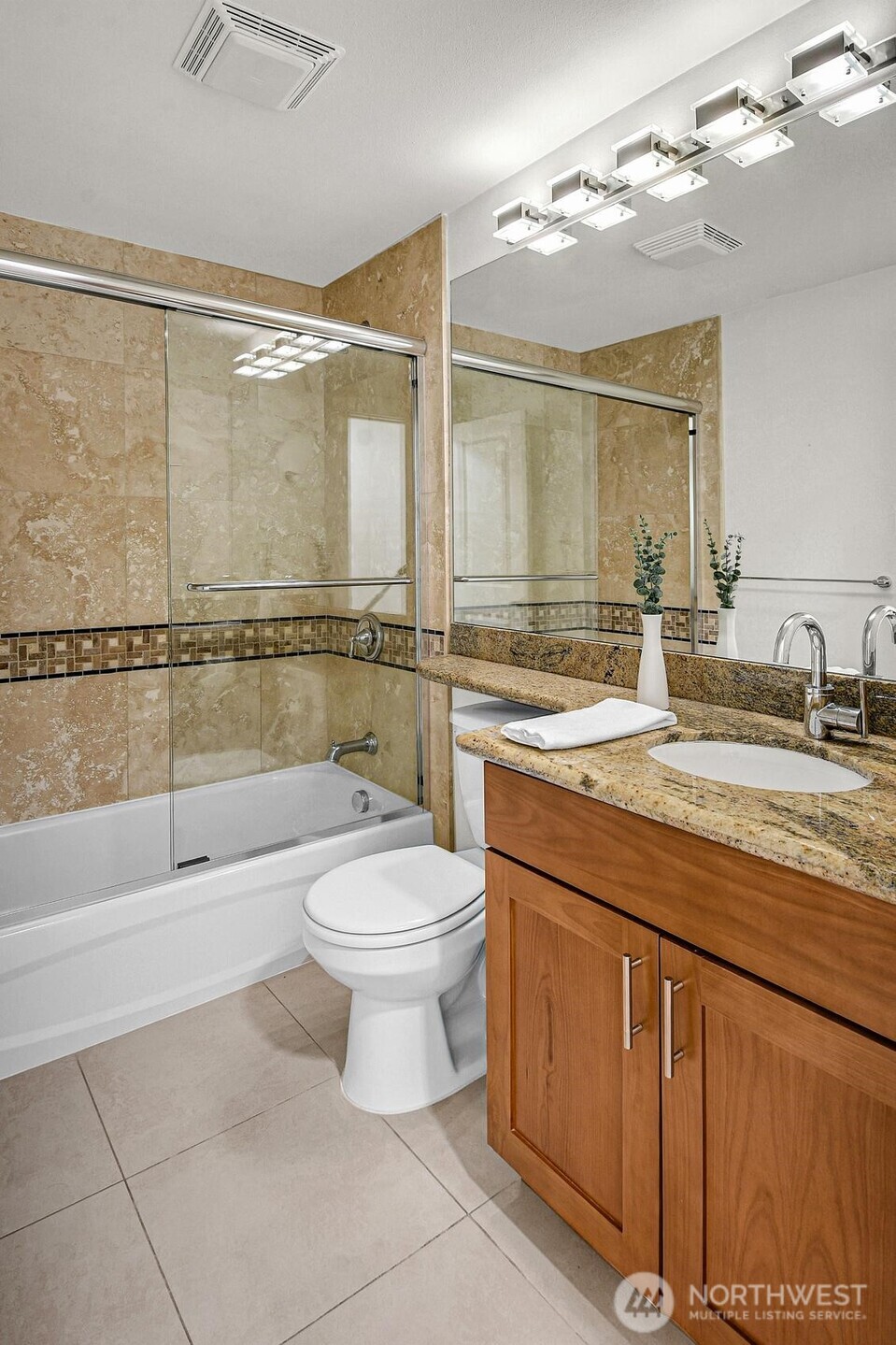 15406 Ne 15th Place 24 Property Photo 17