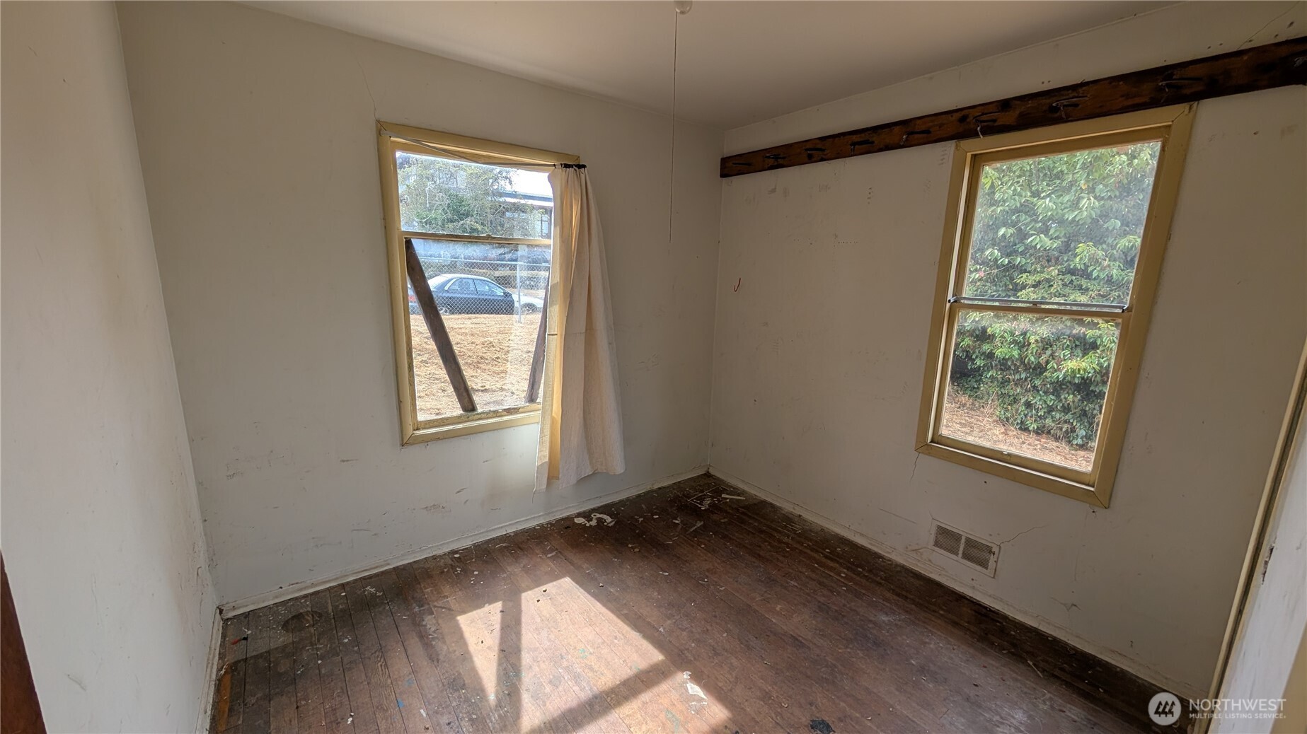 1811 W 5th Street Property Photo 5