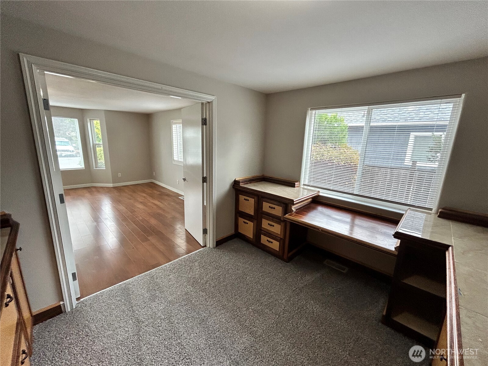 6729 S Mason Avenue Property Photo 7
