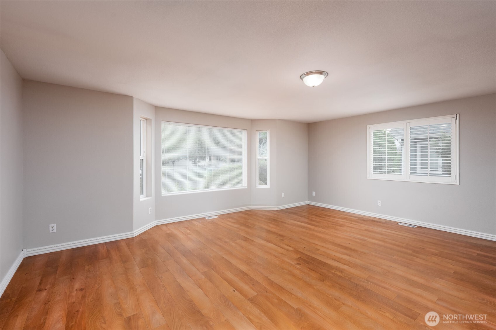 6729 S Mason Avenue Property Photo 7