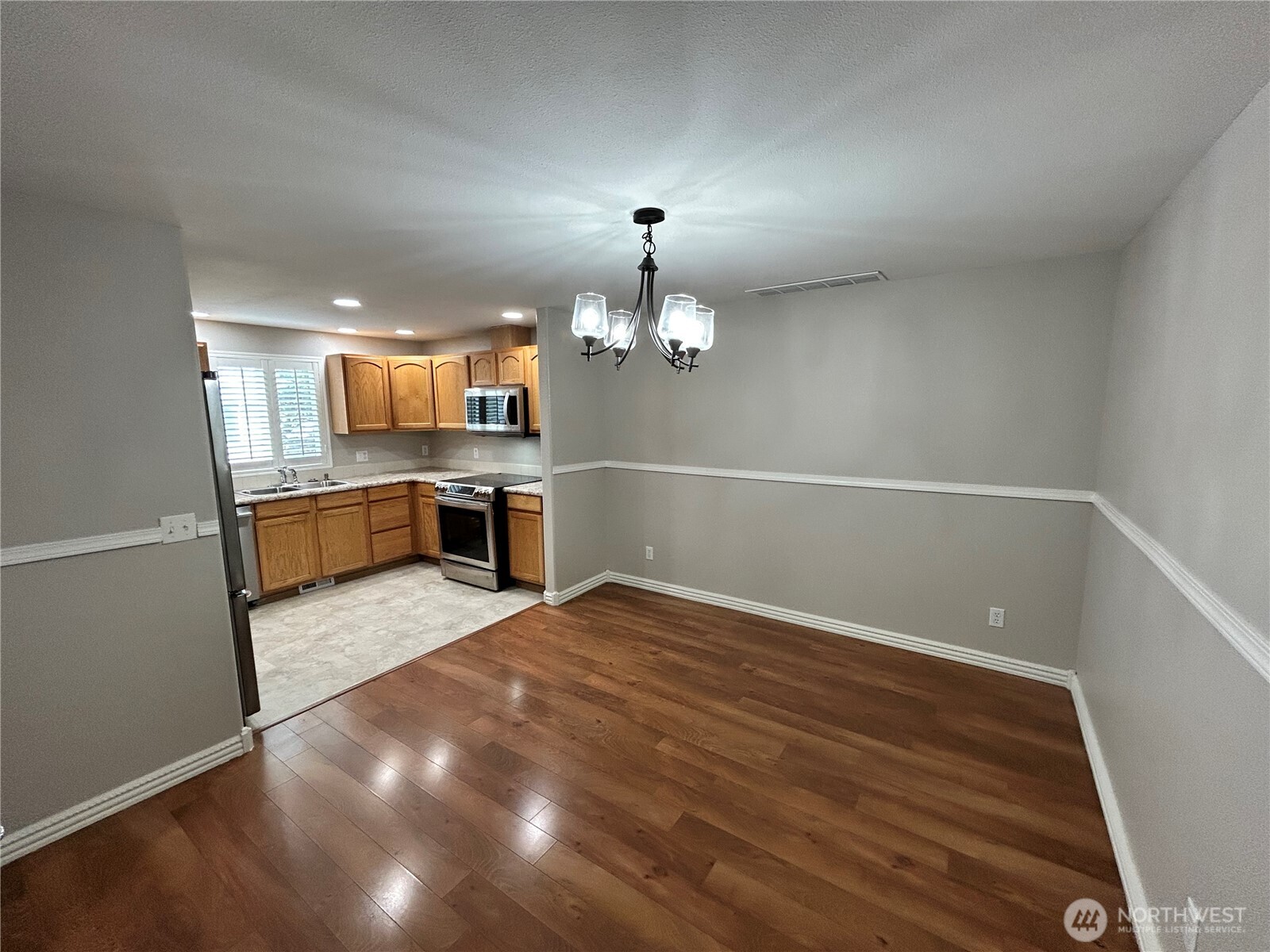 6729 S Mason Avenue Property Photo 8