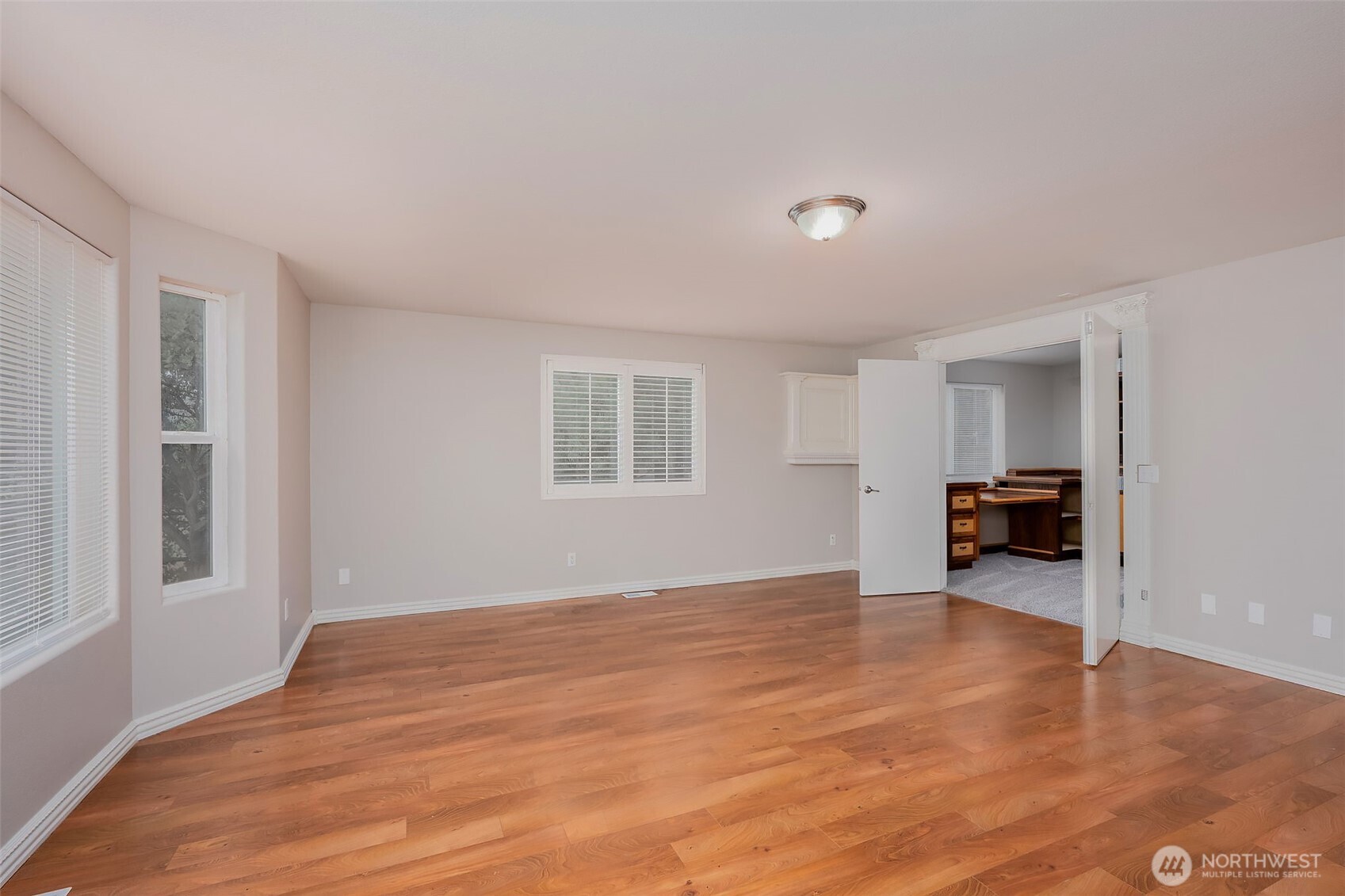 6729 S Mason Avenue Property Photo 8
