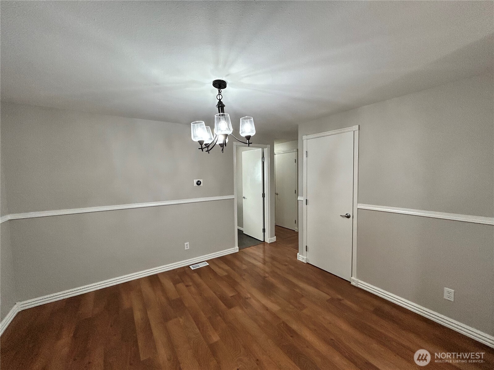 6729 S Mason Avenue Property Photo 9