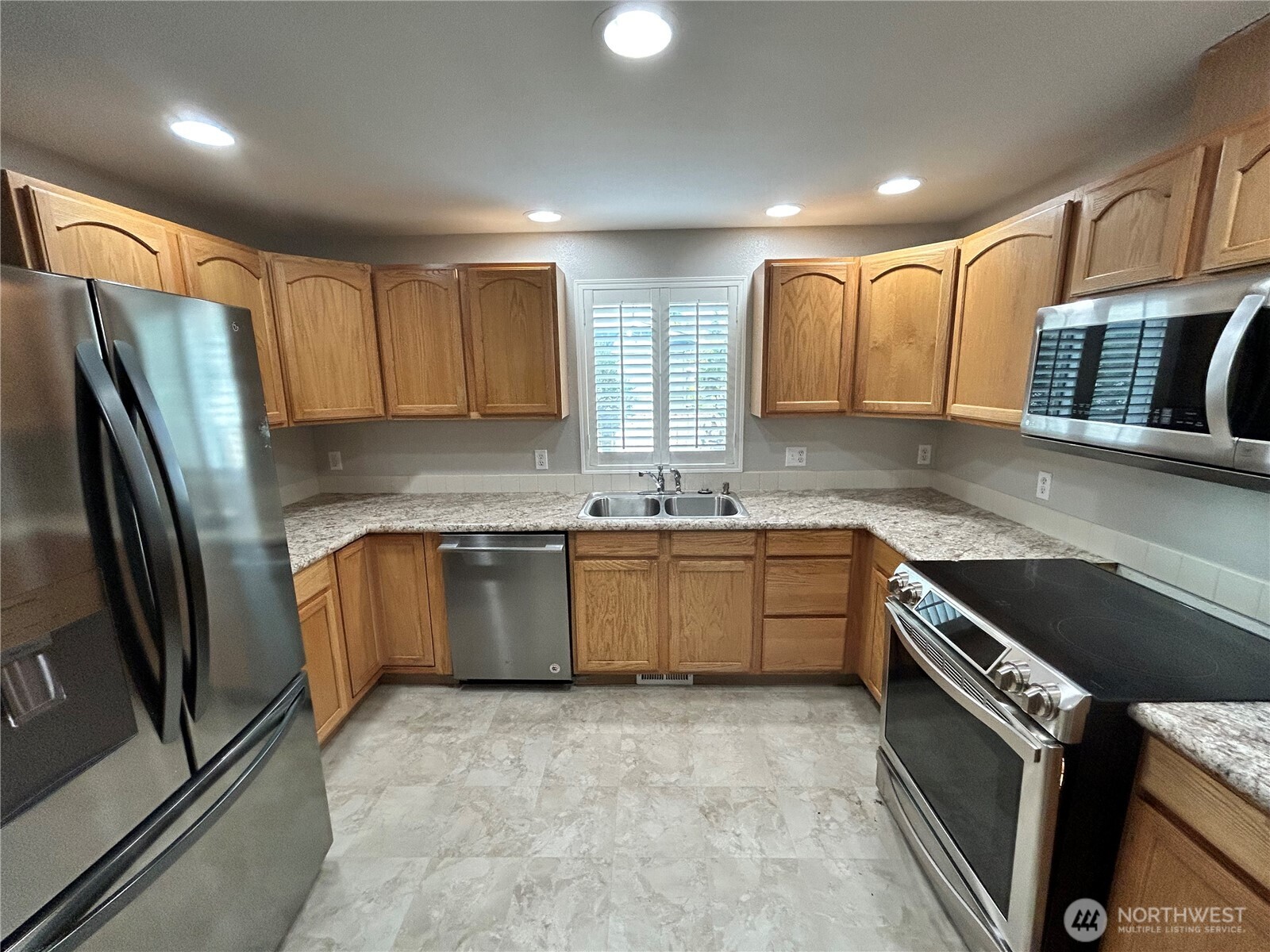 6729 S Mason Avenue Property Photo 10