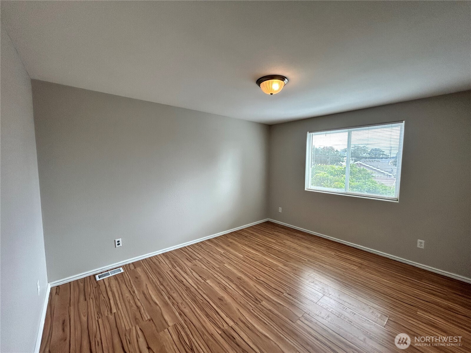 6729 S Mason Avenue Property Photo 20