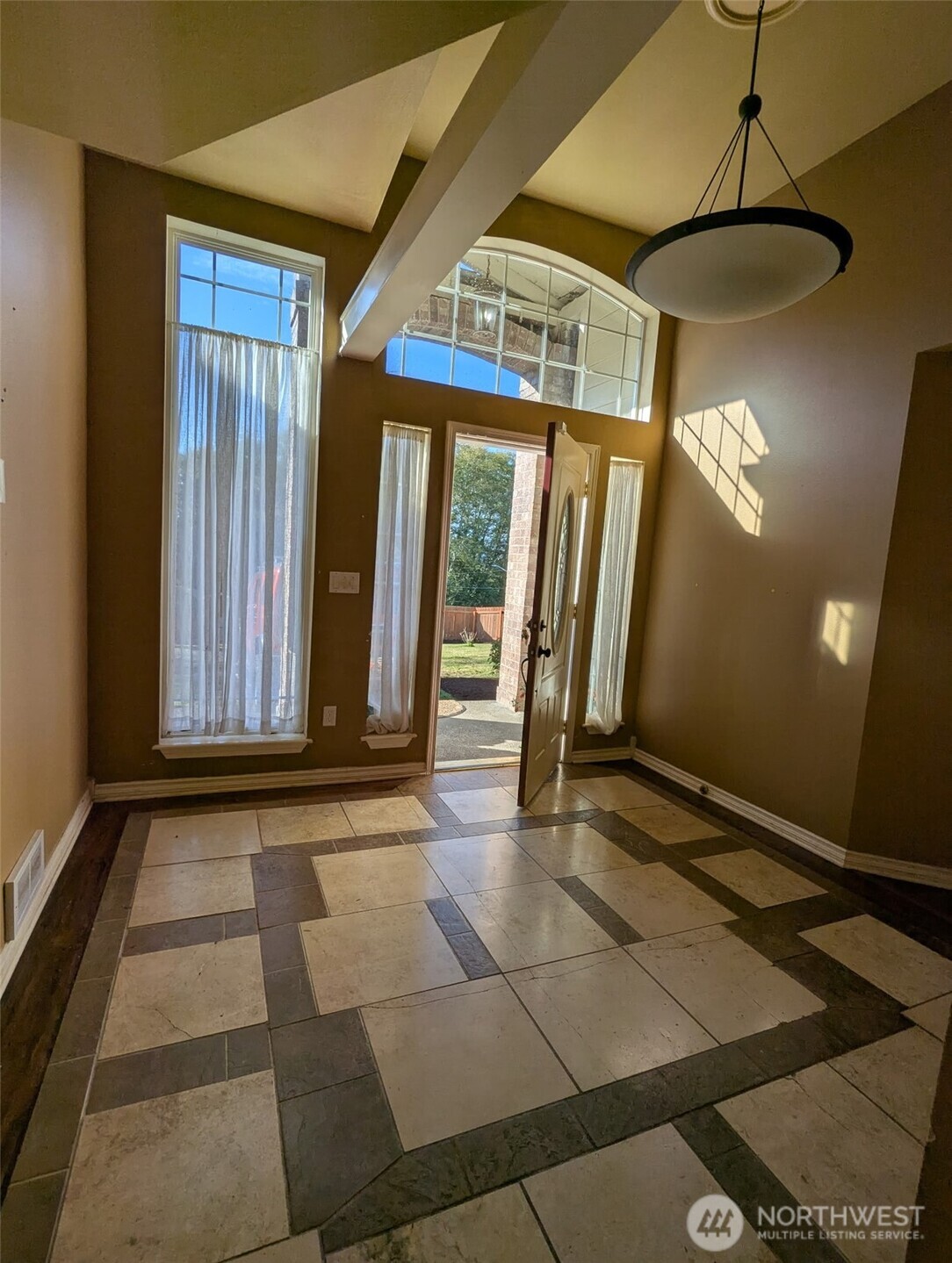 1708 S Evans Street Property Photo 4