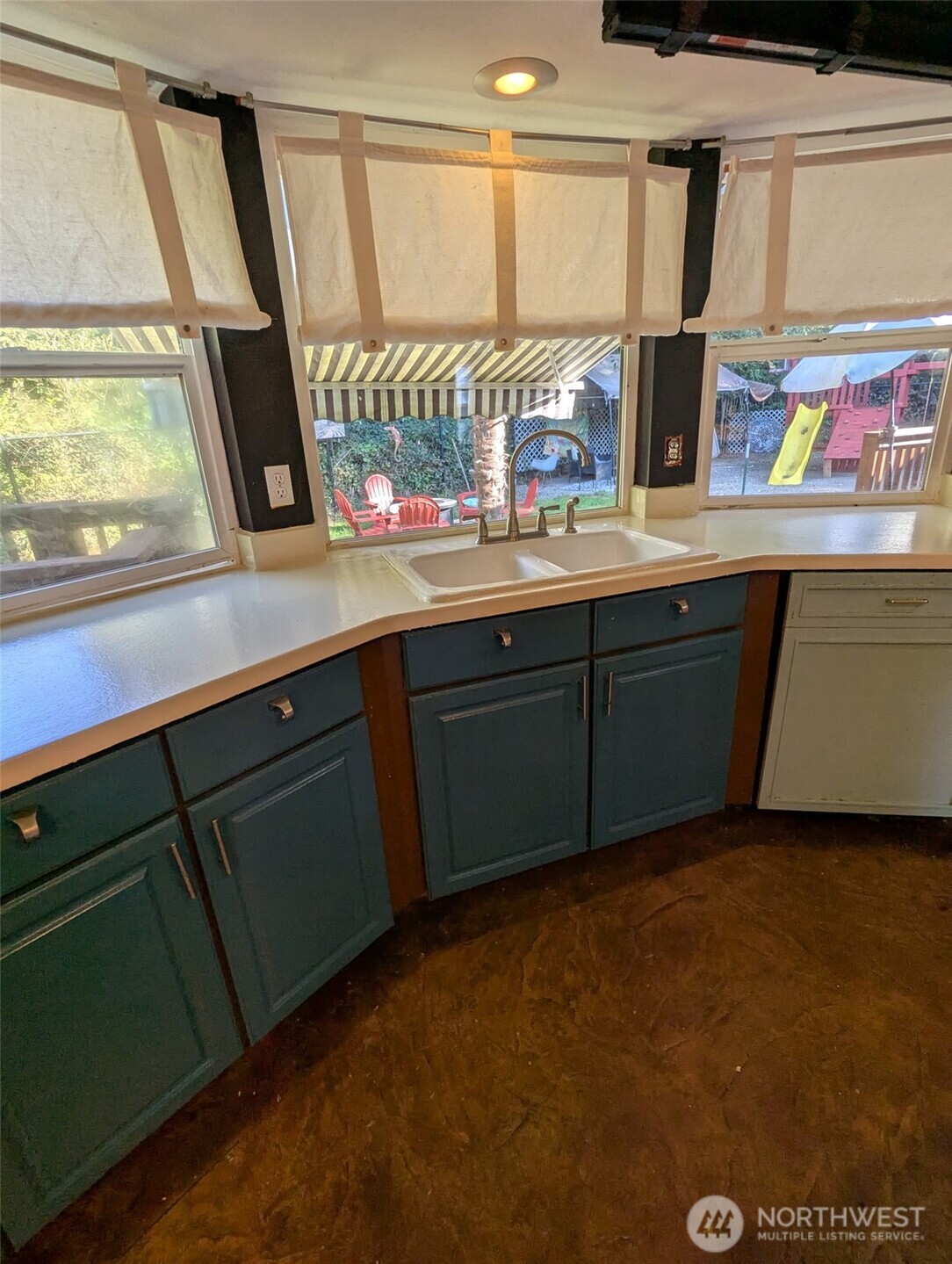 1708 S Evans Street Property Photo 5