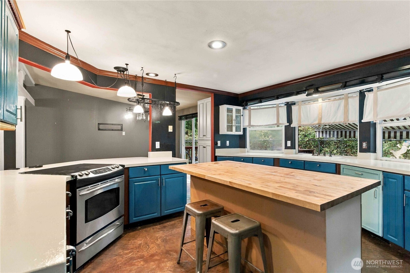 1708 S Evans Street Property Photo 6