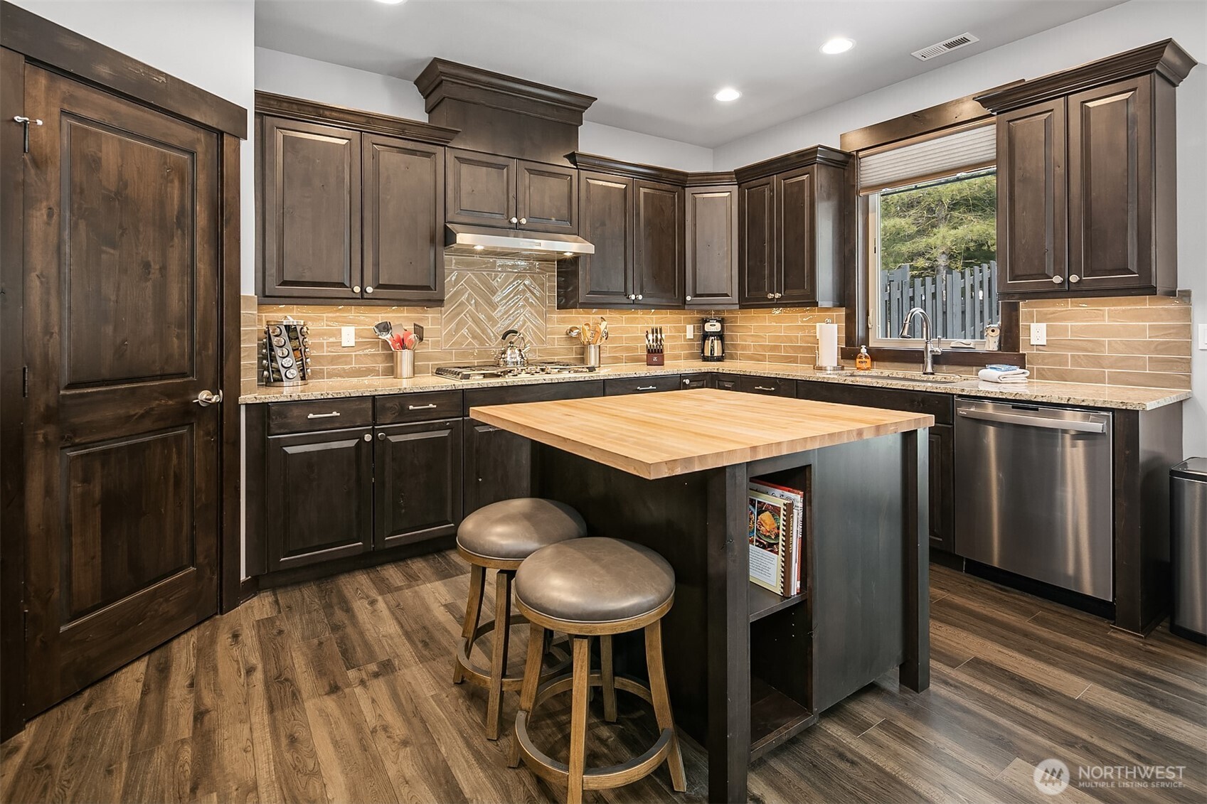 3670 Suncadia Trail Property Photo 12
