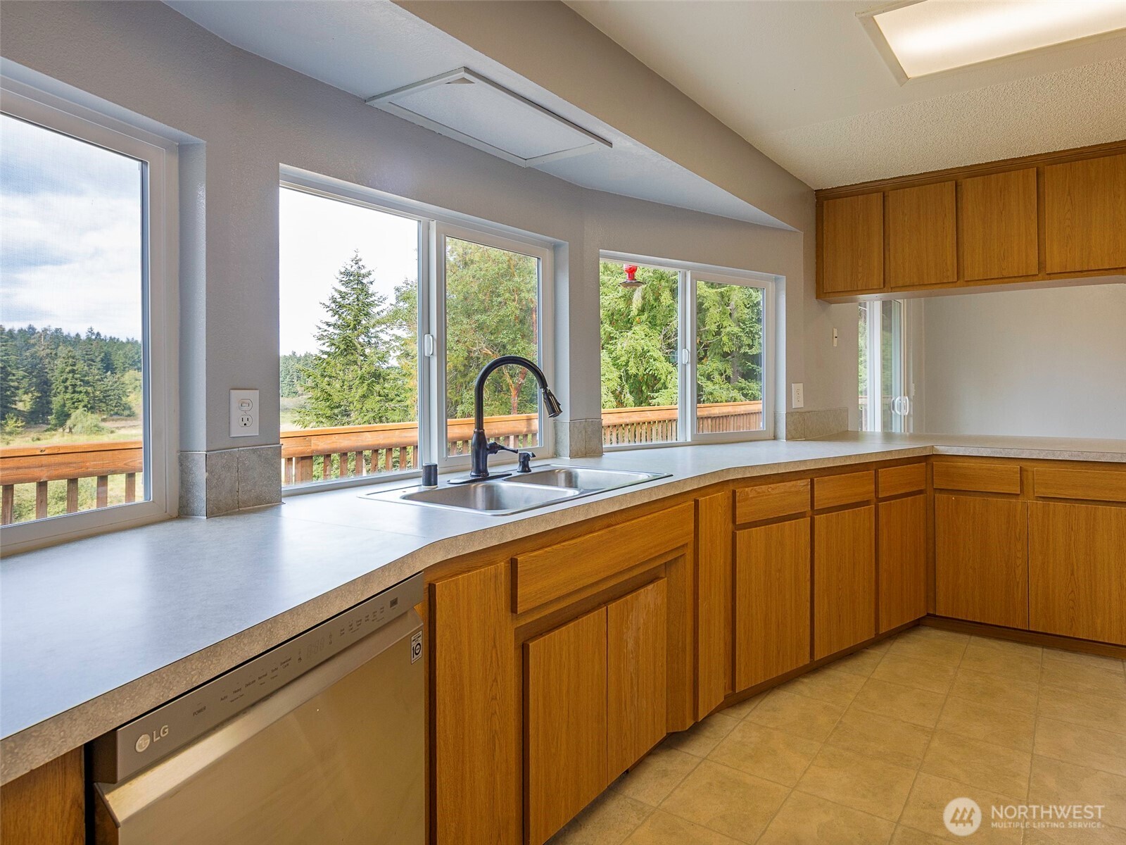 10234 Rhody Drive Property Photo 13