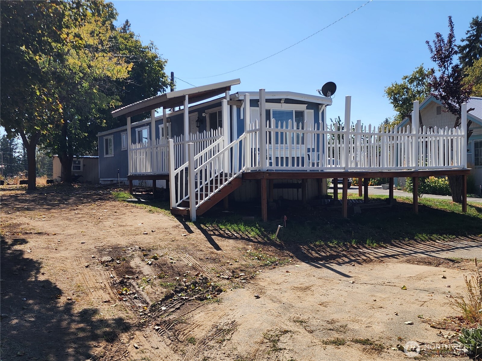 720 E Locust Street Property Photo 1