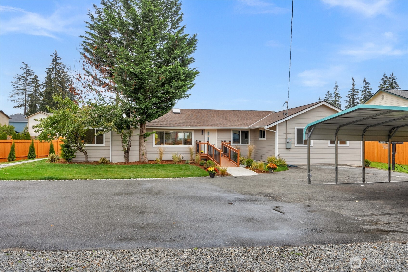 124 167th Place Property Photo 3