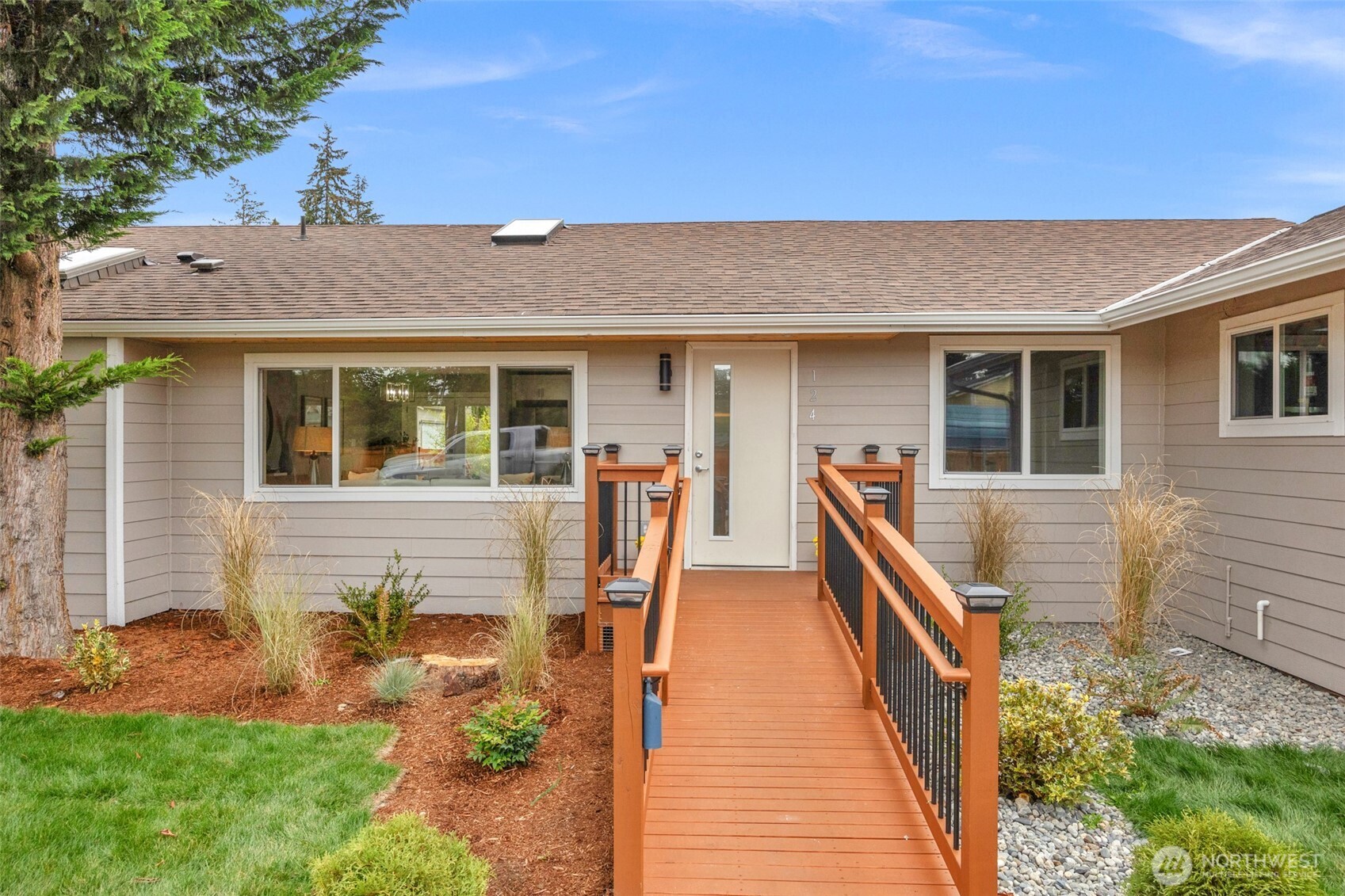 124 167th Place Property Photo 5