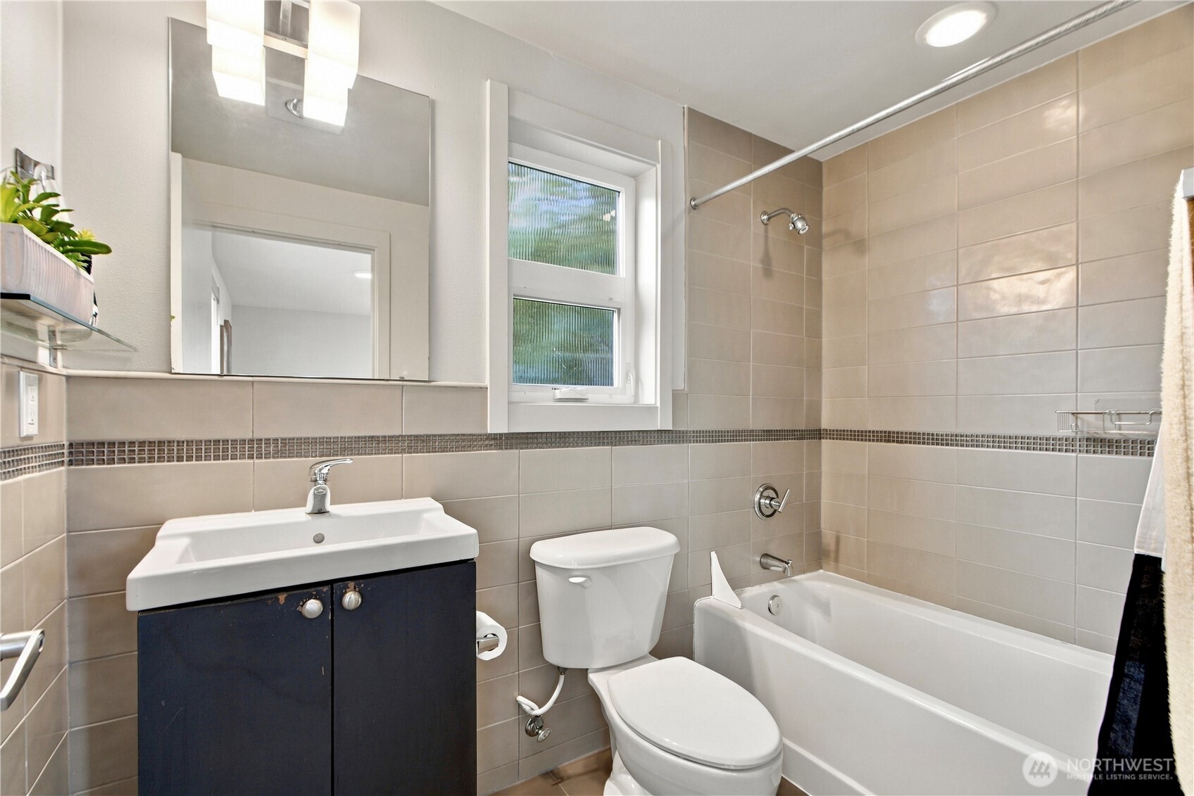1710 Dexter Ave N A Property Photo 23