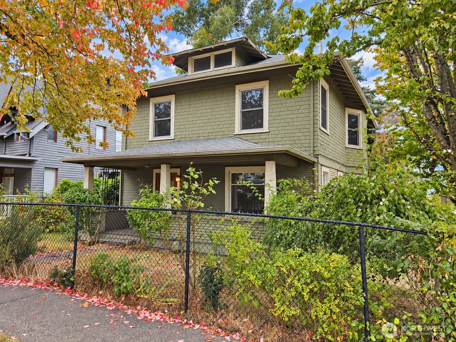1423 S Yakima Avenue Property Photo 1