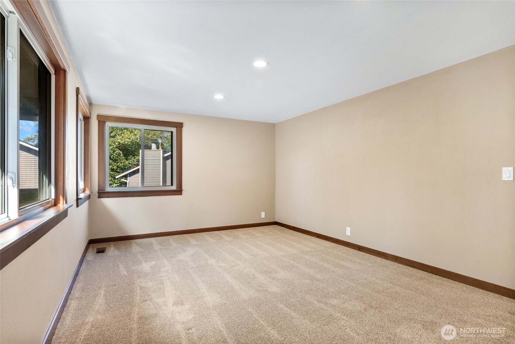 833 15th Court Property Photo 28