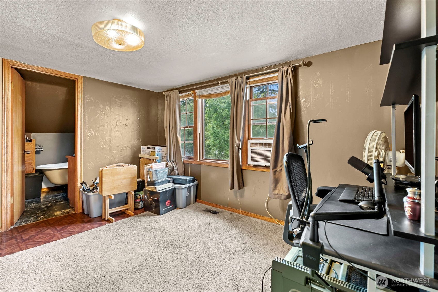 612 E Summa Street Property Photo 17