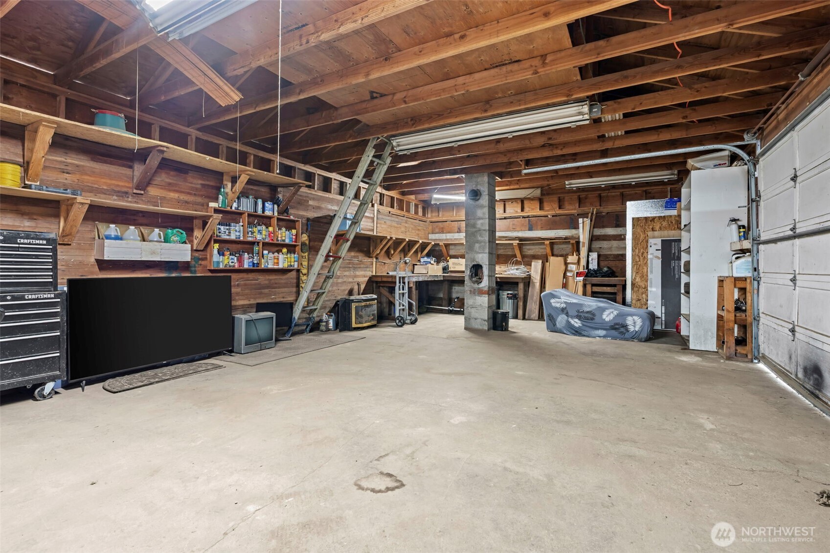 612 E Summa Street Property Photo 24