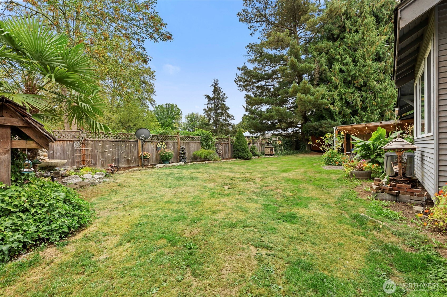612 E Summa Street Property Photo 27