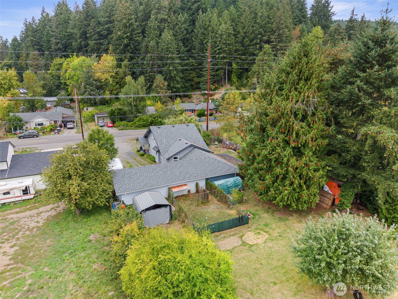 612 E Summa Street Property Photo 36