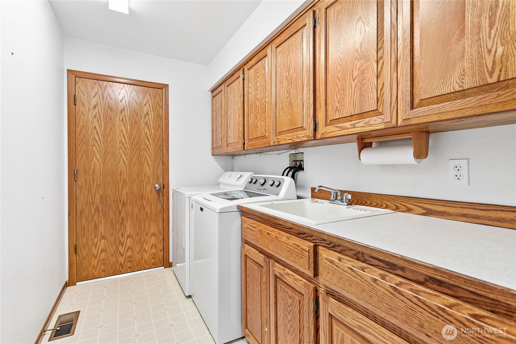 6891 Raspberry Drive Property Photo 14