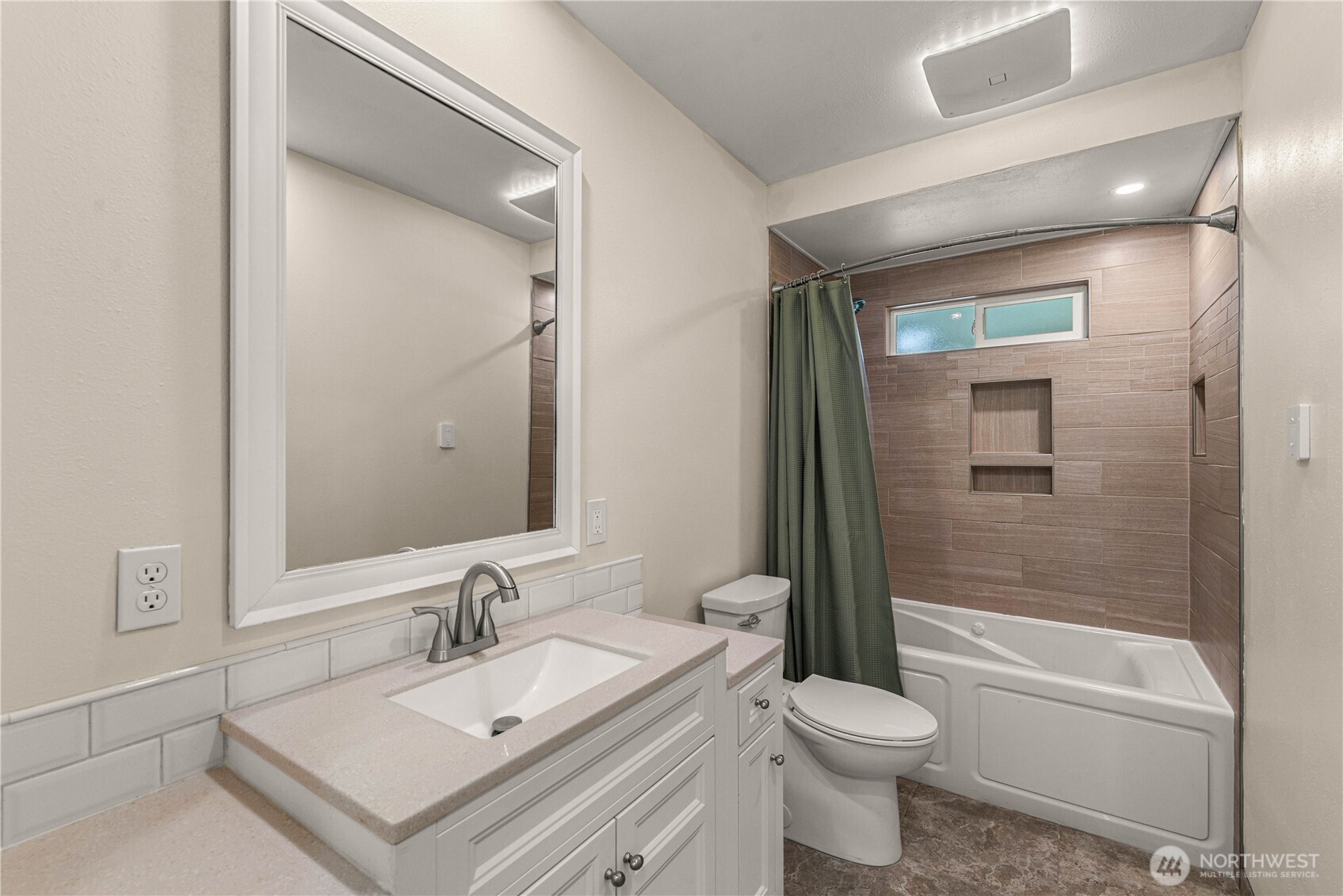 1226 N Ashland Avenue Property Photo 17