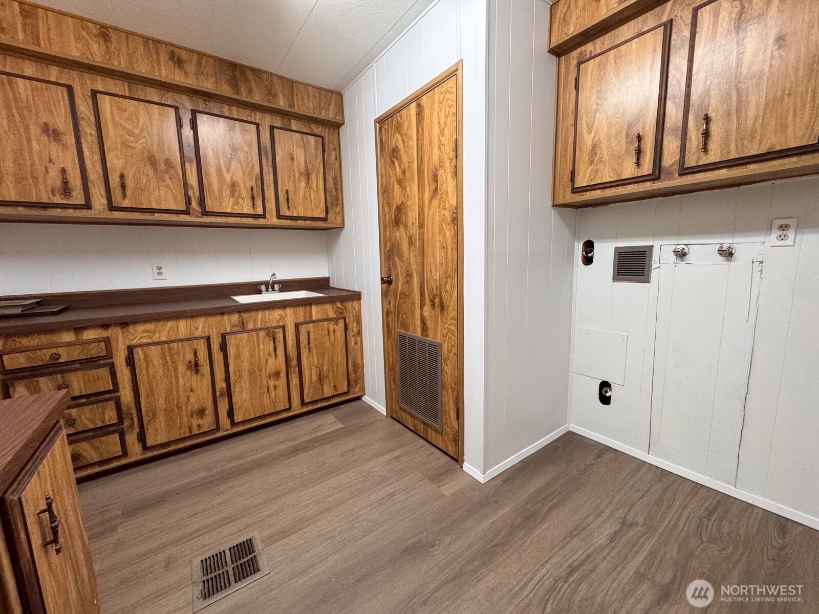 791 W Elliott Court Property Photo 12
