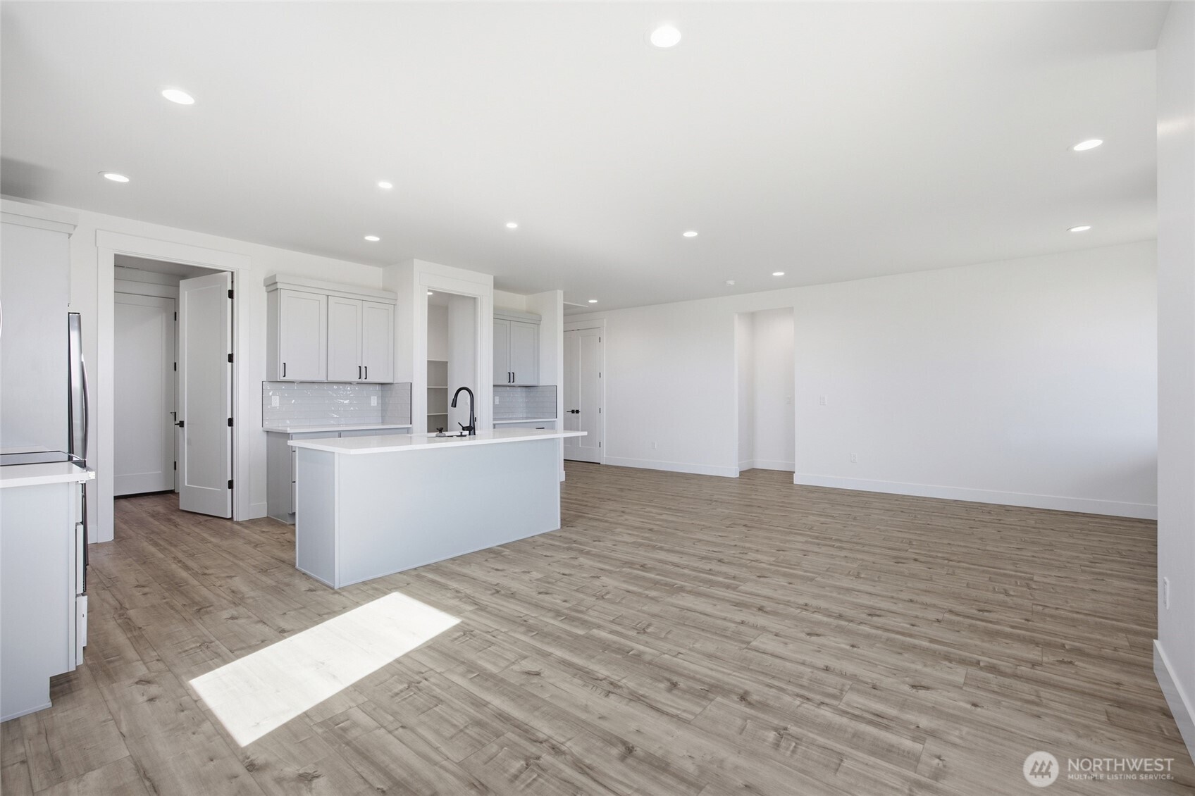 930 L Street Property Photo 14