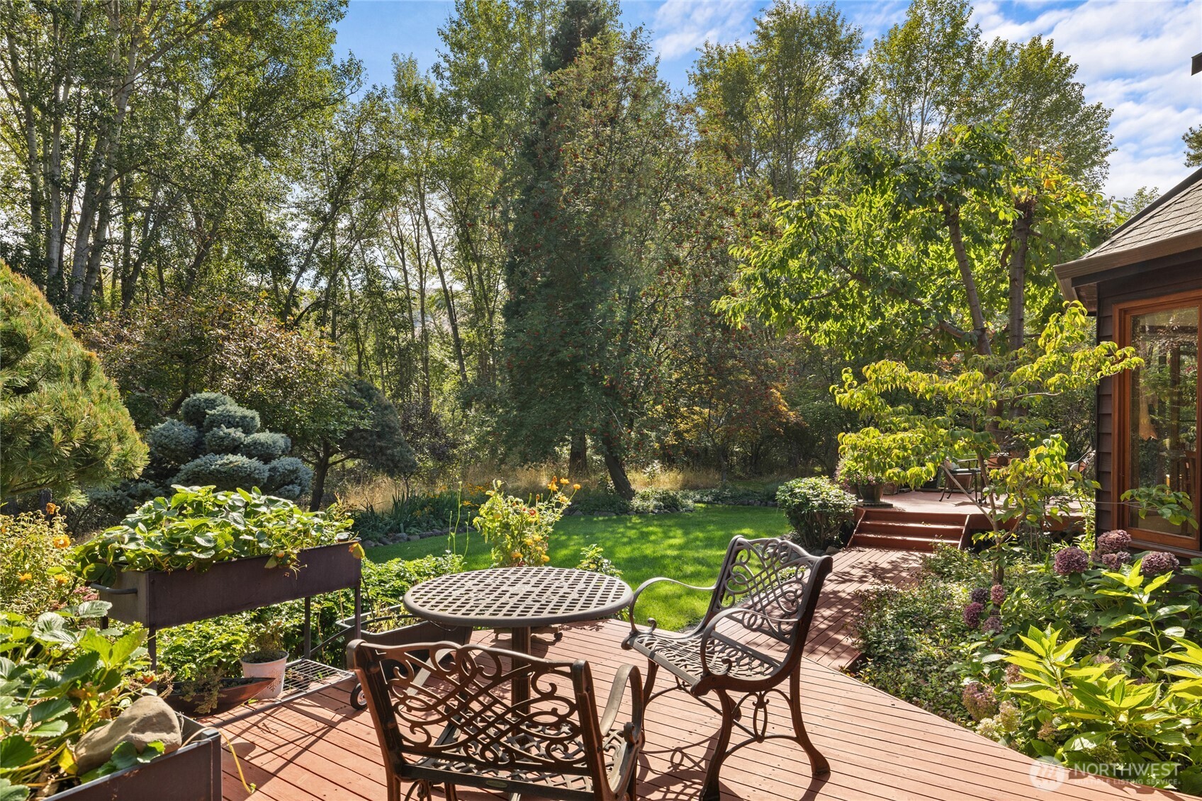 71 Cove Lane Property Photo 4