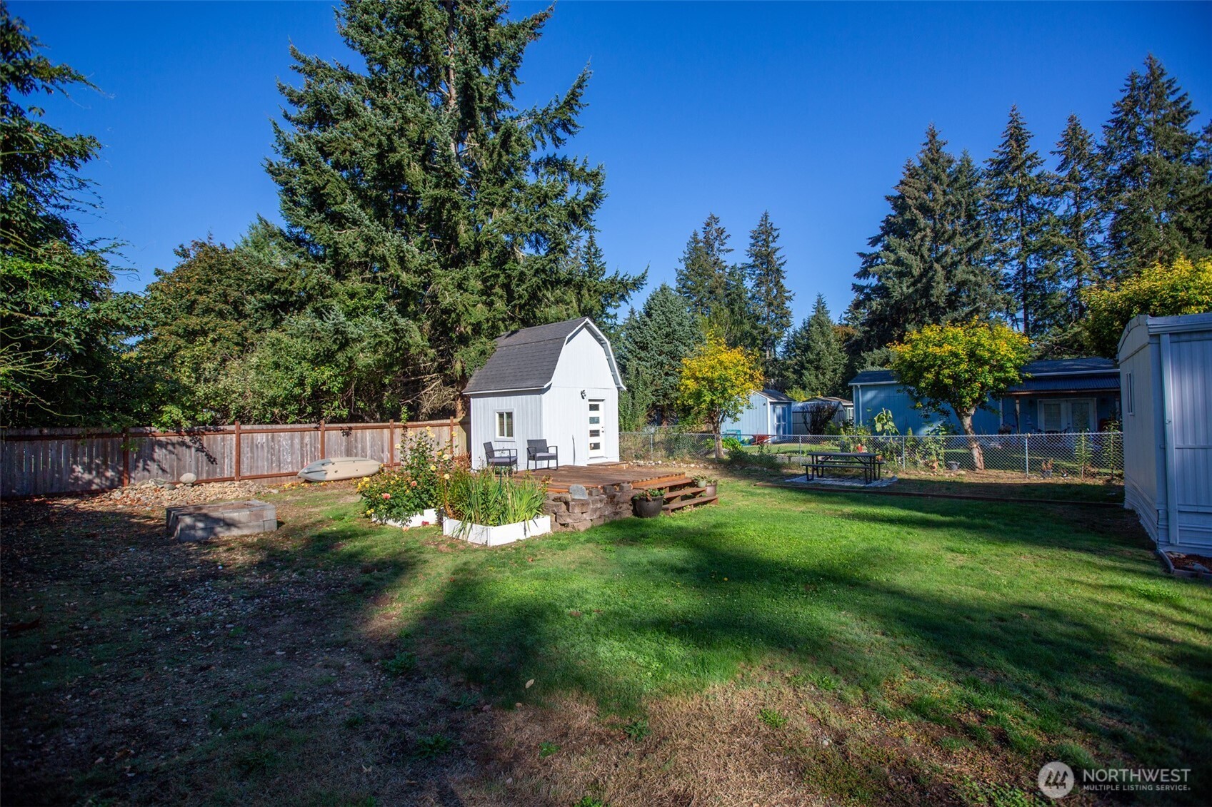 12131 Sanford Street Property Photo 4