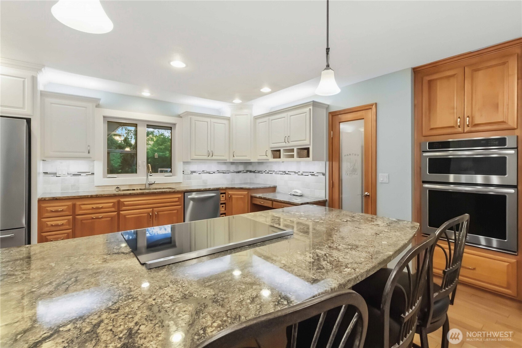 117 Sandy Boulevard Property Photo 4