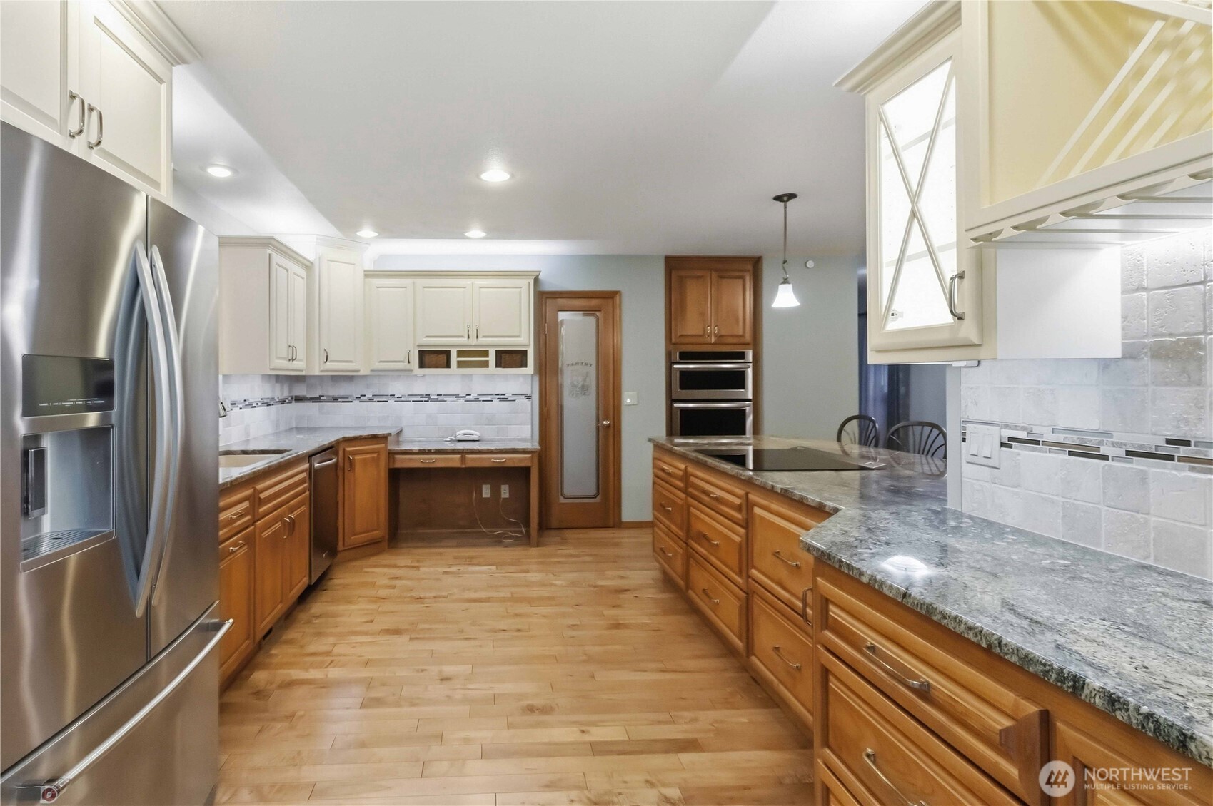 117 Sandy Boulevard Property Photo 6