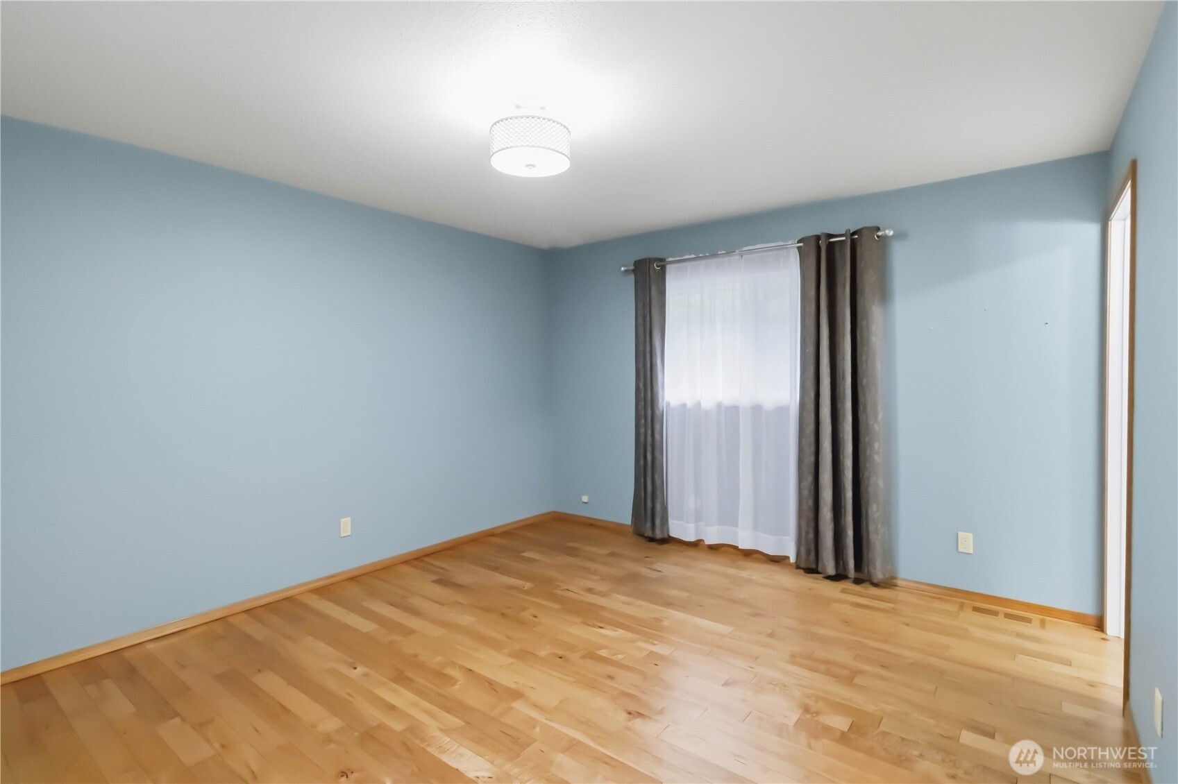 117 Sandy Boulevard Property Photo 9