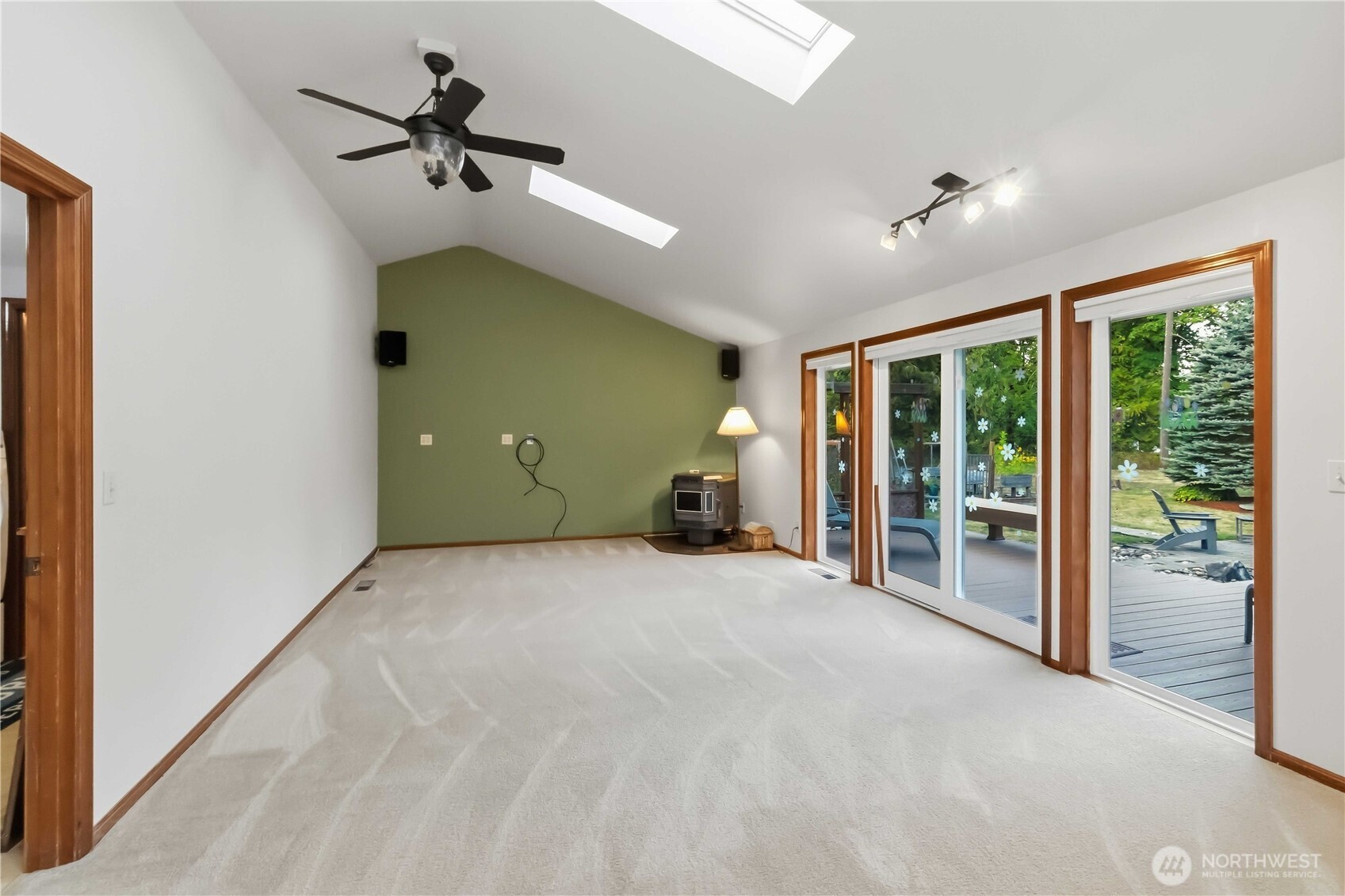 117 Sandy Boulevard Property Photo 16