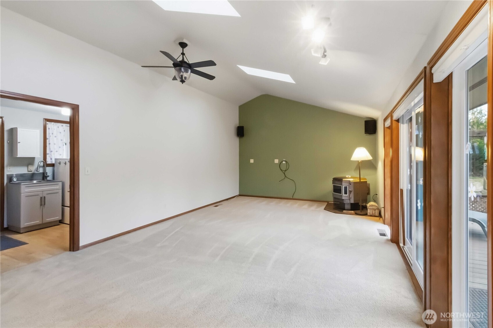 117 Sandy Boulevard Property Photo 17