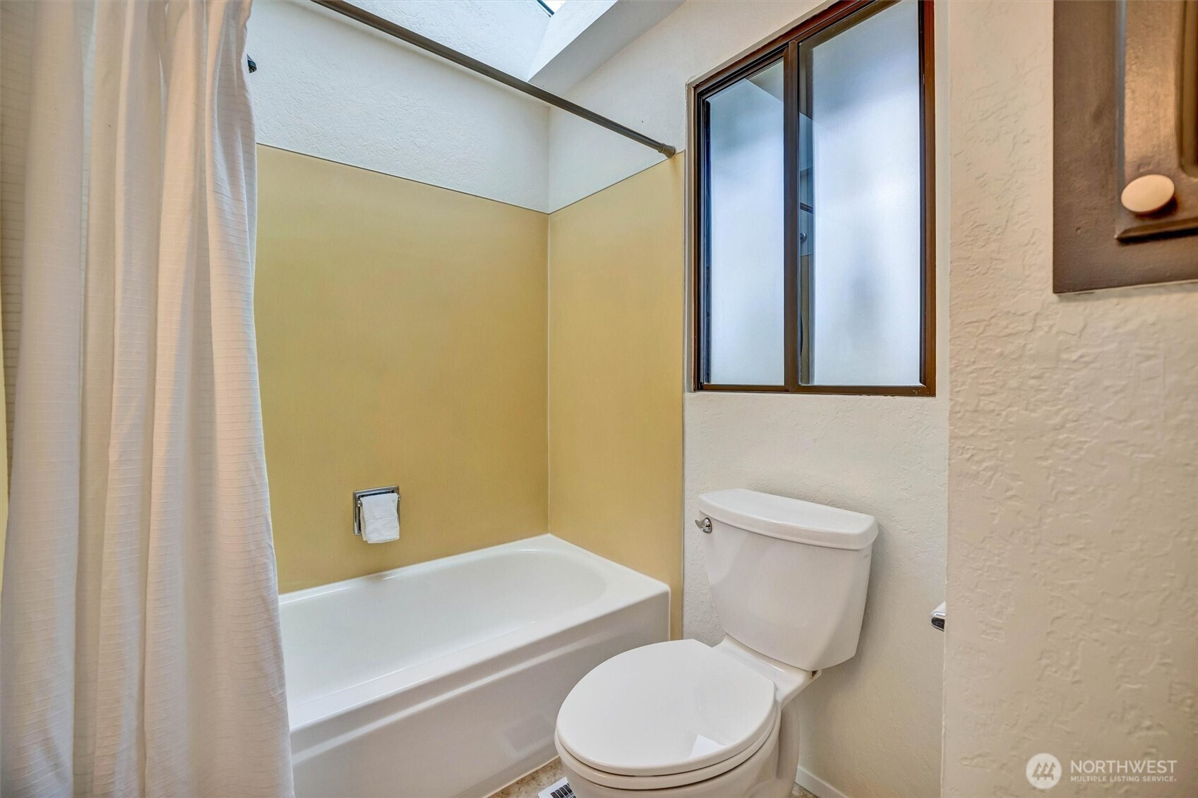 13732 A Corliss Avenue Property Photo 21