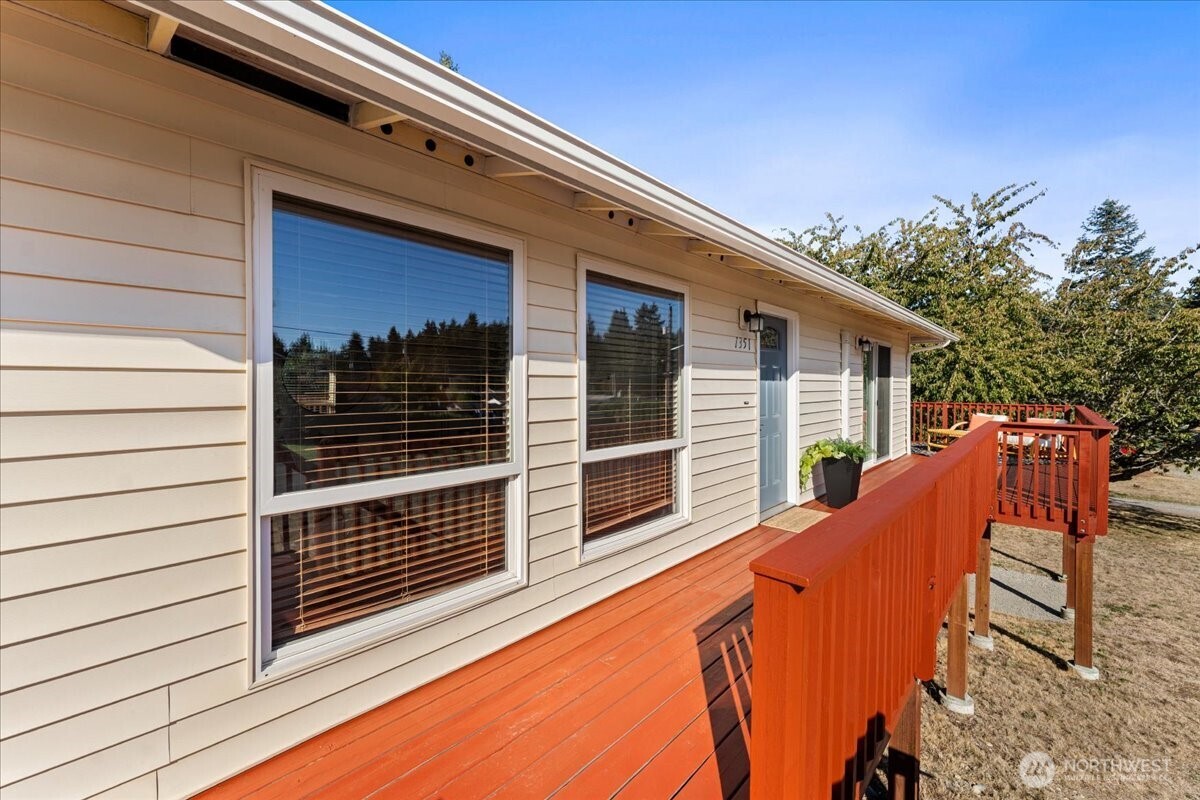 1351 S Highland Avenue Property Photo 3