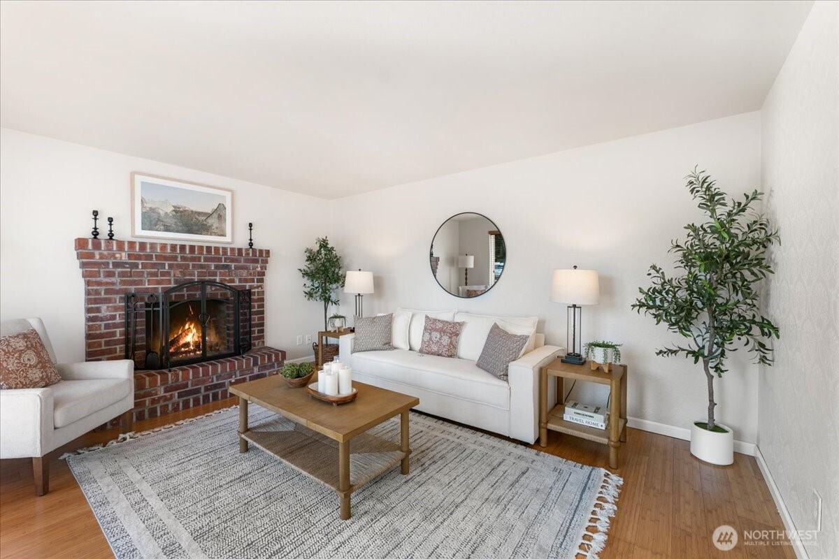 1351 S Highland Avenue Property Photo 8